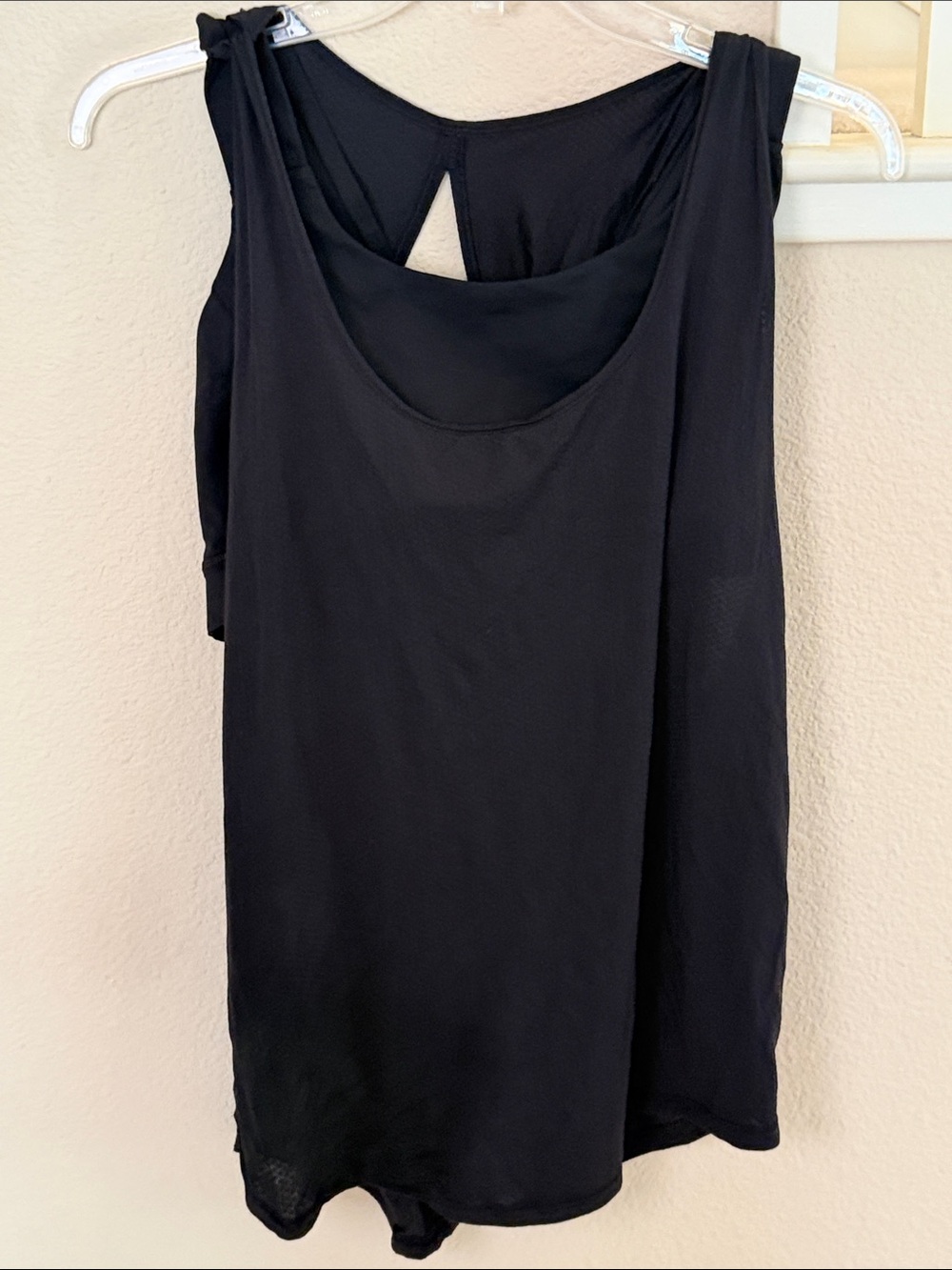 lululemon athletica Black Scoop Neck Tank Top